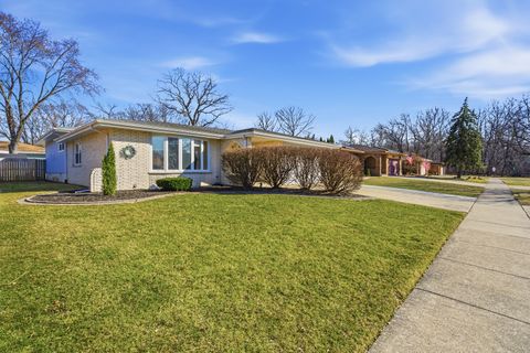Tiny photo for 17005 Ridgeland Avenue, Tinley Park, IL 60477 (MLS # 12570381)