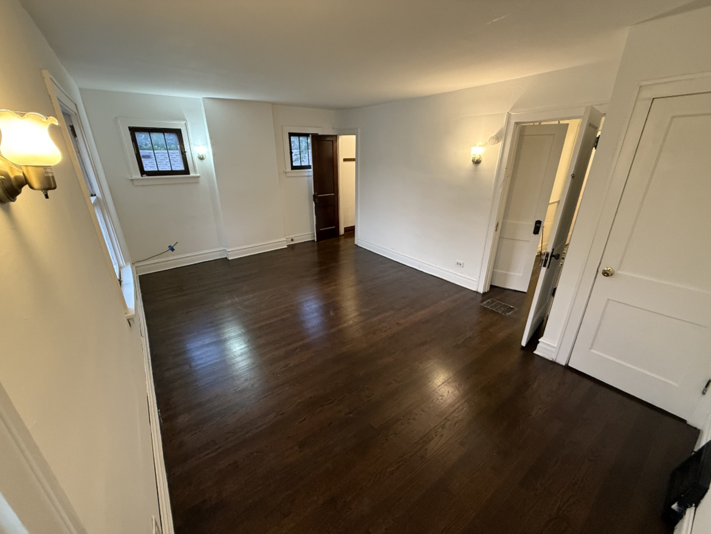 25 Keller Avenue N