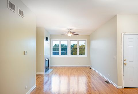 Tiny photo for 4507 S Lake Park Avenue #3S, Chicago, IL 60653 (MLS # 12492515)