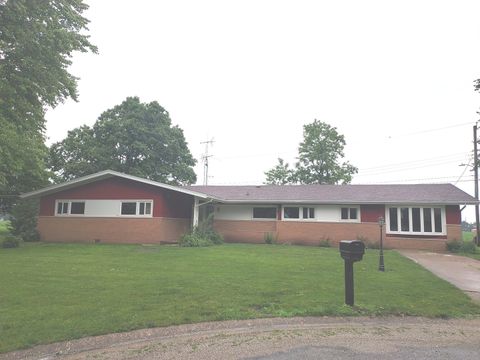 Photo of 34 Walnut Circle, Tuscola, IL 61953 (MLS # 12680883)