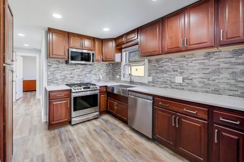 Tiny photo for 8407 N Olcott Avenue, Niles, IL 60714 (MLS # 12610681)