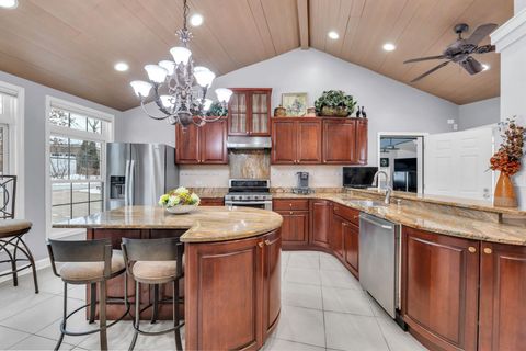 Tiny photo for 10 Deerpath Lane, Palos Park, IL 60464 (MLS # 12610668)