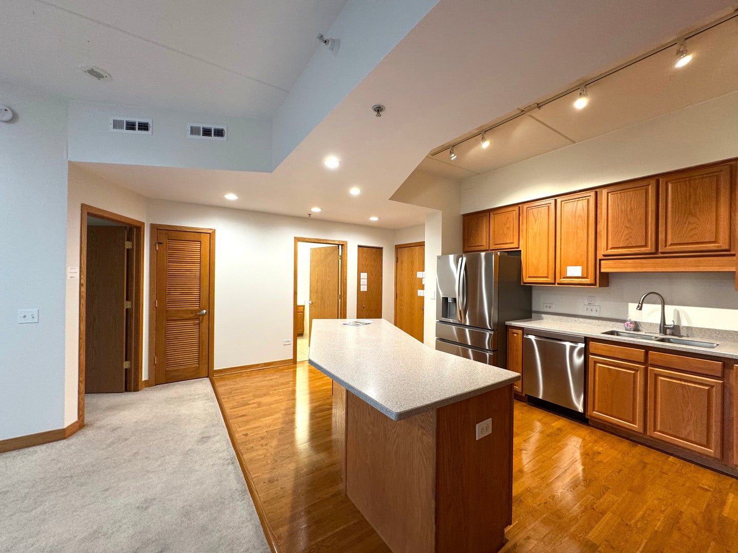 40 E Northwest Highway 212