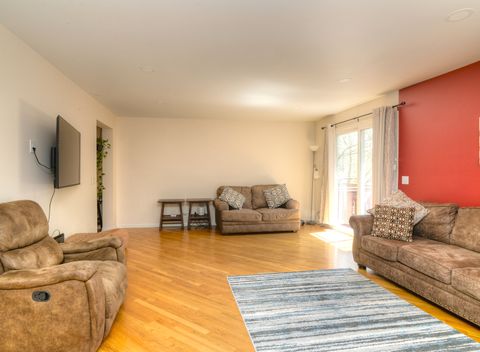 Tiny photo for 205 Taylor Court, Buffalo Grove, IL 60089 (MLS # 12625155)