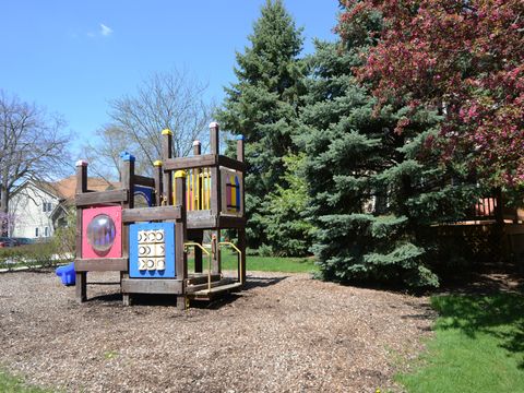 Tiny photo for 205 Taylor Court, Buffalo Grove, IL 60089 (MLS # 12625155)