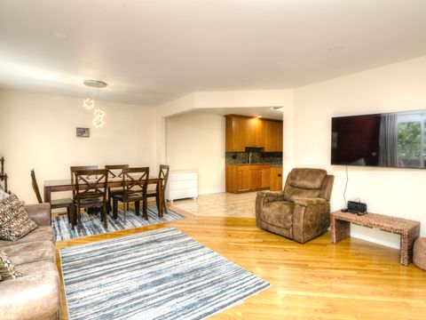 Tiny photo for 205 Taylor Court, Buffalo Grove, IL 60089 (MLS # 12625155)