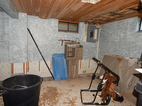 Tiny photo for 723 S 12th Street, Clinton, IA 52732 (MLS # 12777515)