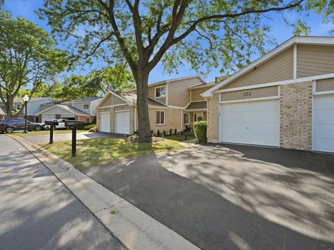 Photo of 252 W Golfview Terrace, Palatine, IL 60067 (MLS # 12712366)