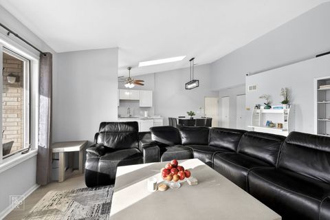 Tiny photo for 6640 183rd Street #3B, Tinley Park, IL 60477 (MLS # 12608436)