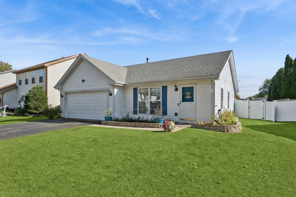 156 SYCAMORE AVE, STREAMWOOD, IL 60107 - Image b5fac523b9b0853e009cb6e5d76f34ce/290841685
