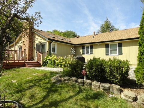 Tiny photo for 6 Lagoon Drive, Hawthorn Woods, IL 60047 (MLS # 12470051)