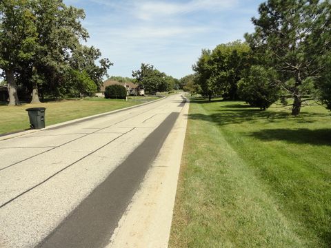 Tiny photo for 6 Lagoon Drive, Hawthorn Woods, IL 60047 (MLS # 12470051)