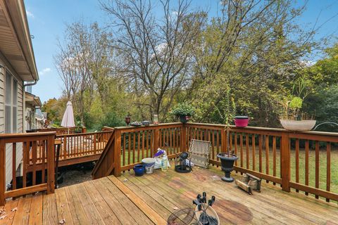 Tiny photo for 603 RIVER BLUFF Drive #603, Carpentersville, IL 60110 (MLS # 12498712)