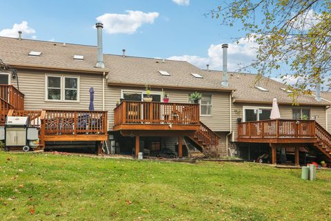 Tiny photo for 603 RIVER BLUFF Drive #603, Carpentersville, IL 60110 (MLS # 12498712)