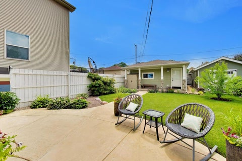 Tiny photo for 4831 W Winnemac Avenue, Chicago, IL 60630 (MLS # 12670736)