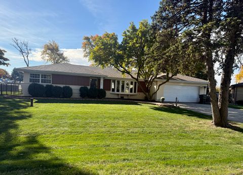 Photo of 6929 157th Place, Tinley Park, IL 60477 (MLS # 12519147)