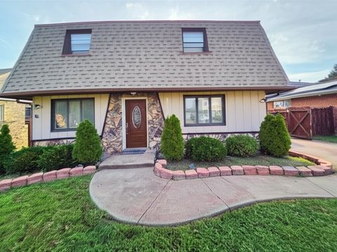 Tiny photo for 10530 S 82nd Court, Palos Hills, IL 60465 (MLS # 12489610)