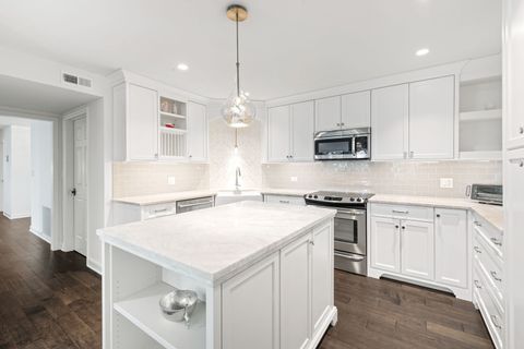 Tiny photo for 1409 Burr Oak Road #315A, Hinsdale, IL 60521 (MLS # 12428440)