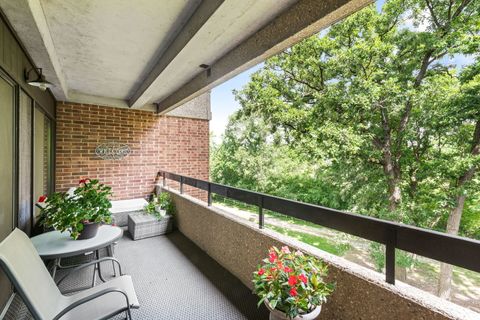 Tiny photo for 1409 Burr Oak Road #315A, Hinsdale, IL 60521 (MLS # 12428440)