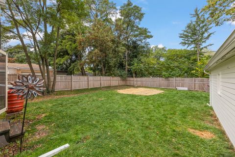 Tiny photo for 812 N President Street, Wheaton, IL 60187 (MLS # 12491186)