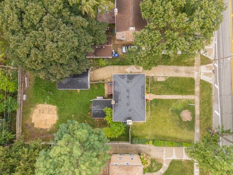 Tiny photo for 812 N President Street, Wheaton, IL 60187 (MLS # 12491186)