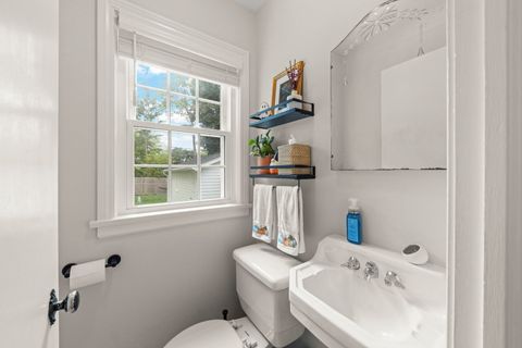 Tiny photo for 812 N President Street, Wheaton, IL 60187 (MLS # 12491186)