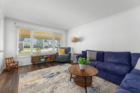 Tiny photo for 1220 Hemlock Drive, Elk Grove Village, IL 60007 (MLS # 12624863)
