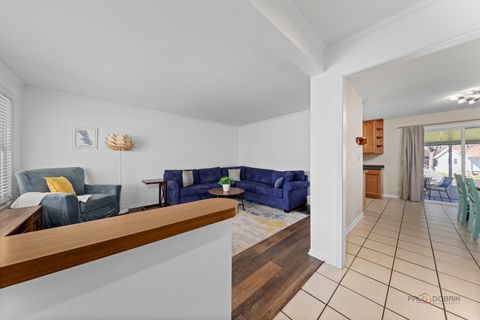 Tiny photo for 1220 Hemlock Drive, Elk Grove Village, IL 60007 (MLS # 12624863)