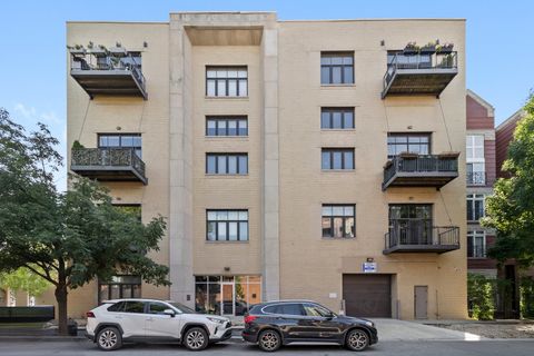 Photo of 2101 W Rice Street #402, Chicago, IL 60622 (MLS # 12479890)