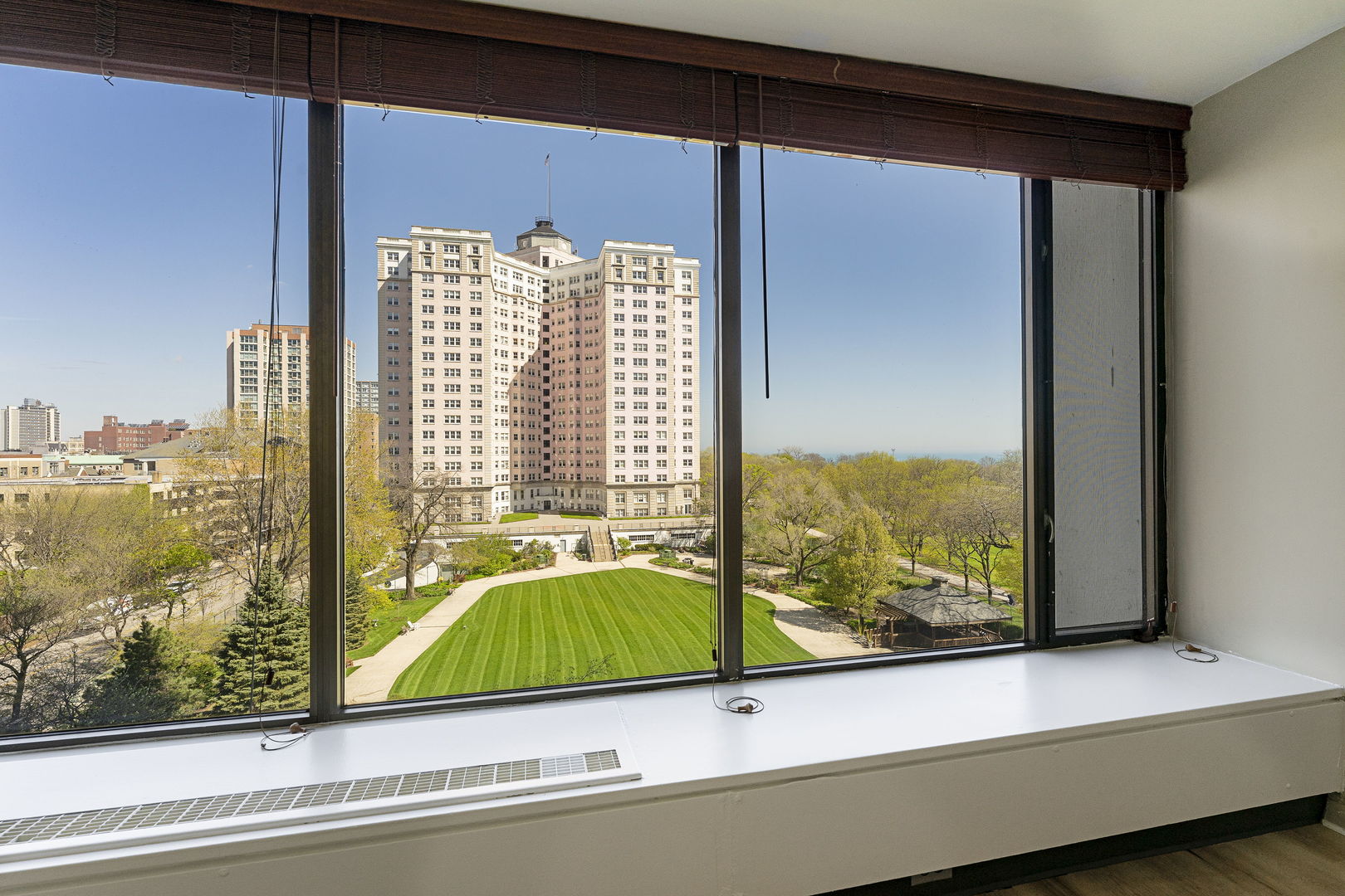 5455 N Sheridan Road 707