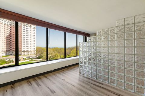 Tiny photo for 5455 N Sheridan Road #707, Chicago, IL 60640 (MLS # 12636106)