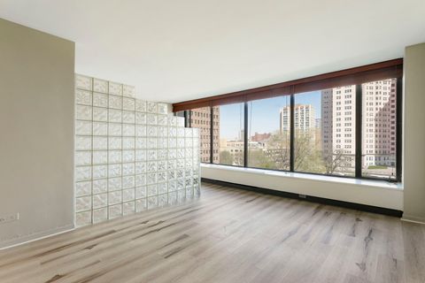 Tiny photo for 5455 N Sheridan Road #707, Chicago, IL 60640 (MLS # 12636106)