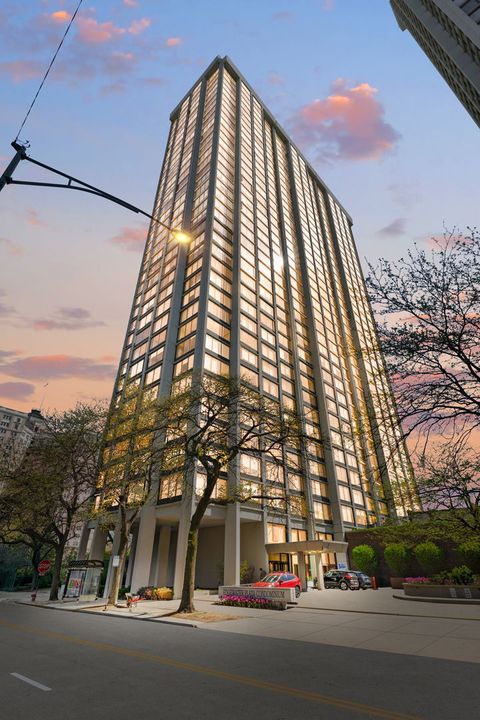 Tiny photo for 5455 N Sheridan Road #707, Chicago, IL 60640 (MLS # 12636106)