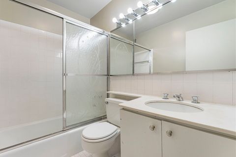 Tiny photo for 5455 N Sheridan Road #707, Chicago, IL 60640 (MLS # 12636106)
