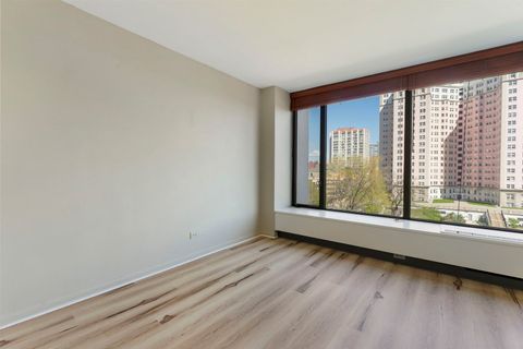 Tiny photo for 5455 N Sheridan Road #707, Chicago, IL 60640 (MLS # 12636106)