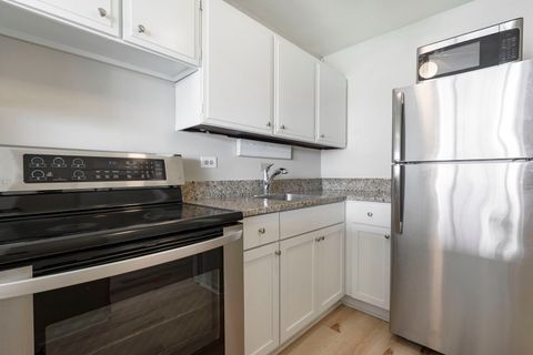 Tiny photo for 5455 N Sheridan Road #707, Chicago, IL 60640 (MLS # 12636106)