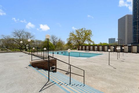 Tiny photo for 5455 N Sheridan Road #707, Chicago, IL 60640 (MLS # 12636106)