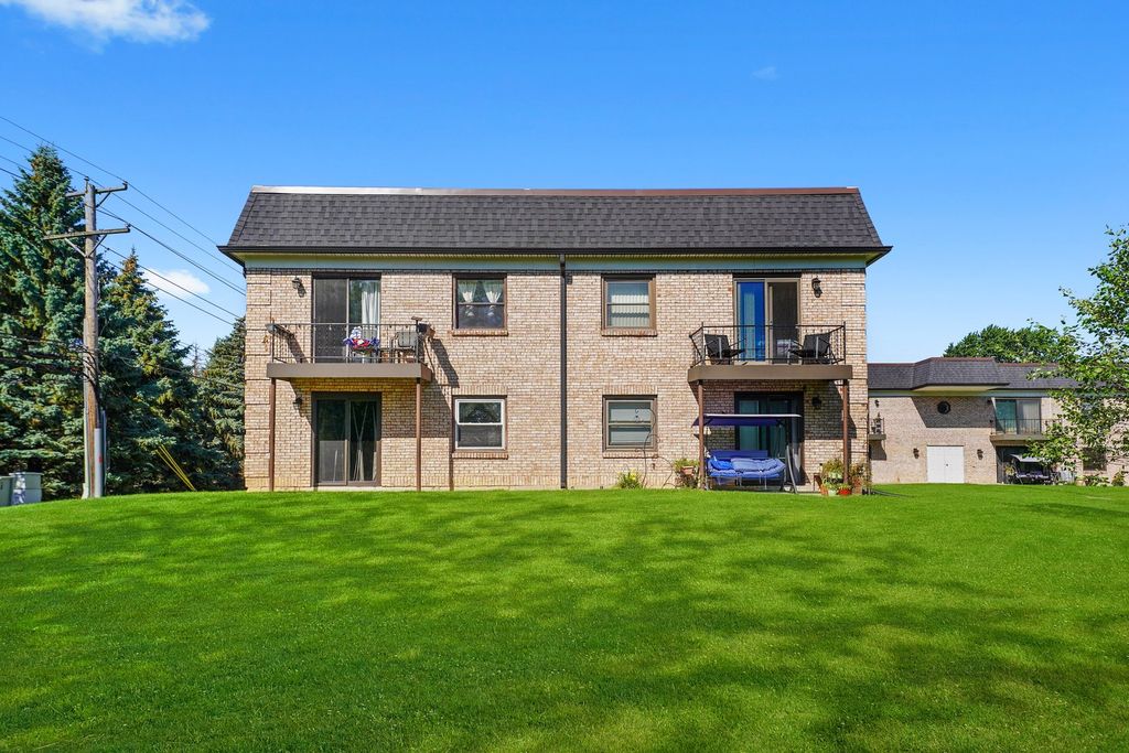 Photo for 3355 Kirchoff Road #6A, Rolling Meadows, IL 60008 (MLS # 12456913)