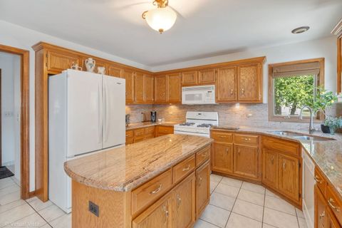 Tiny photo for 2636 Salix Circle Cir, Naperville, IL 60564 (MLS # 12474036)