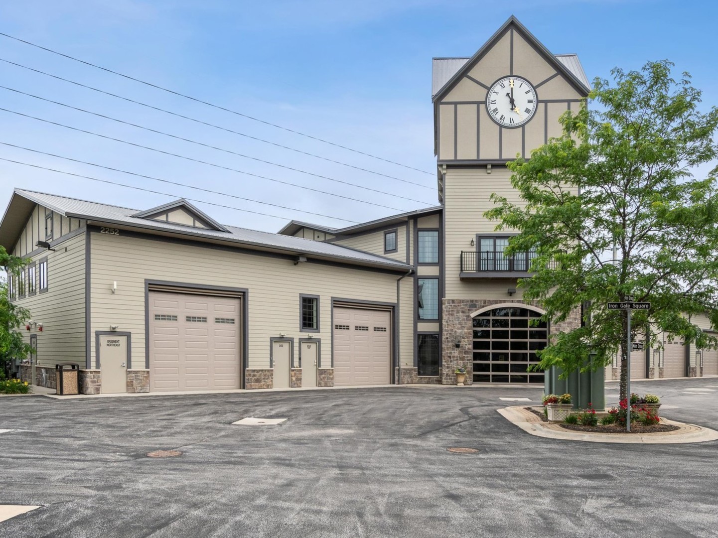 2252 Ferry Road M101