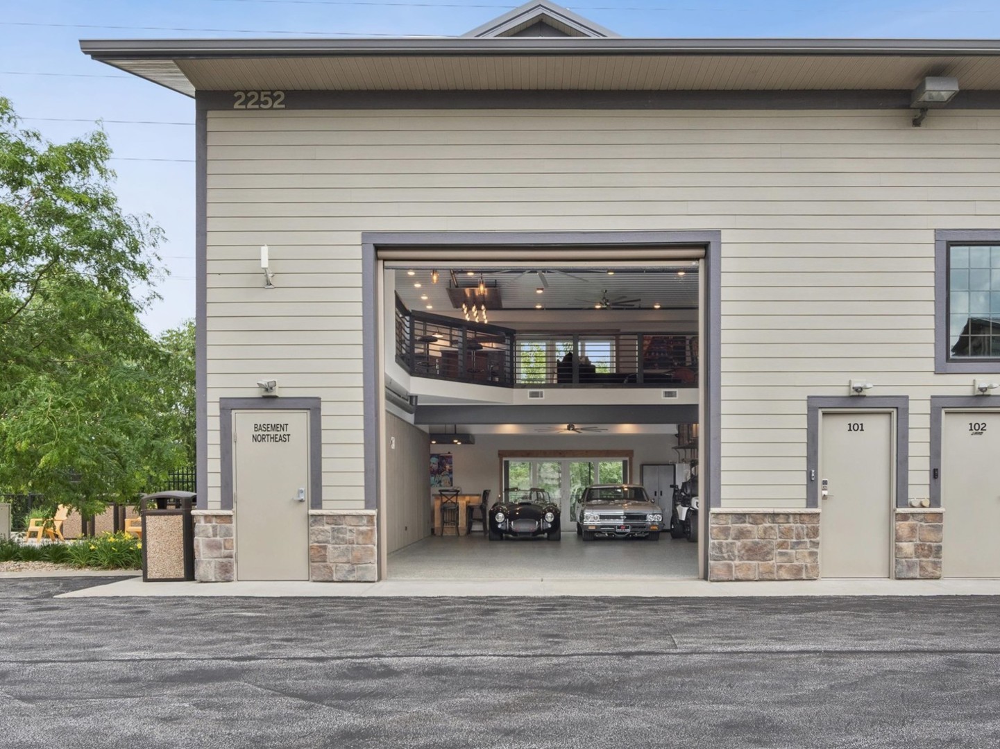 2252 Ferry Road M101