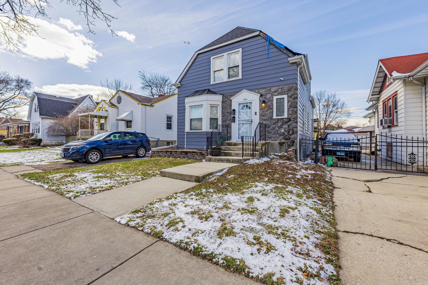 10044 S La Salle Street