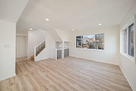 Tiny photo for 1315 McDaniel Avenue #C, Evanston, IL 60201 (MLS # 12601457)