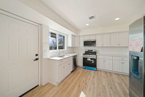 Tiny photo for 1315 McDaniel Avenue #C, Evanston, IL 60201 (MLS # 12601457)