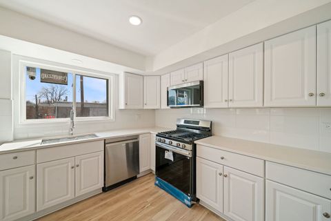 Tiny photo for 1315 McDaniel Avenue #C, Evanston, IL 60201 (MLS # 12601457)
