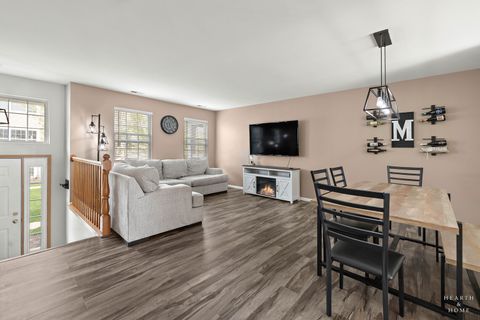 Tiny photo for 1643 Sandcastle Lane, Pingree Grove, IL 60140 (MLS # 12615962)