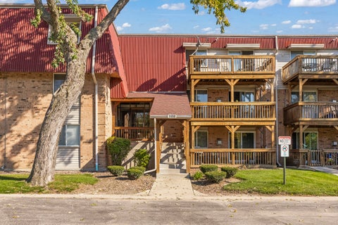 Photo of 1850 TALL OAKS Drive #1201, Aurora, IL 60505 (MLS # 12794222)