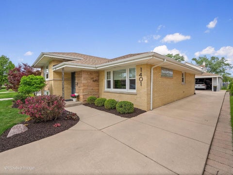 Tiny photo for 1401 Forest Road, La Grange Park, IL 60526 (MLS # 12652836)