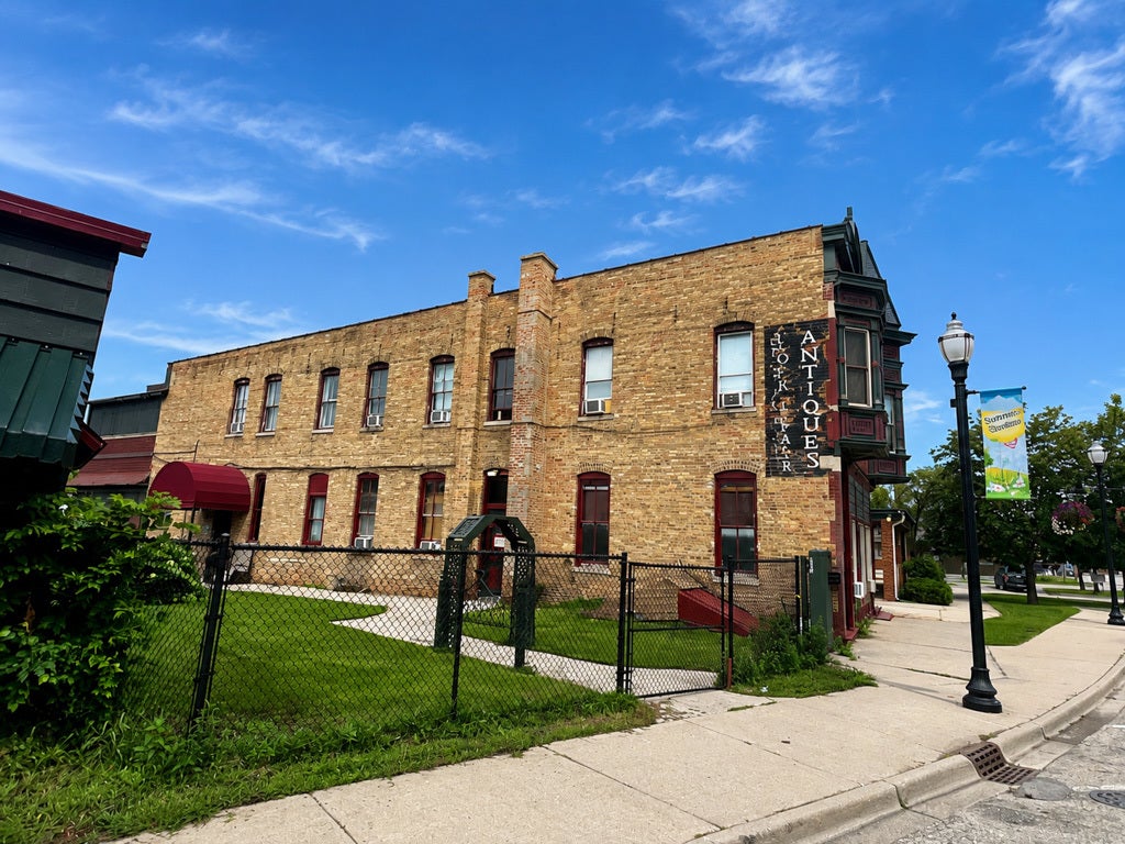 3937 & 3939 Main Street