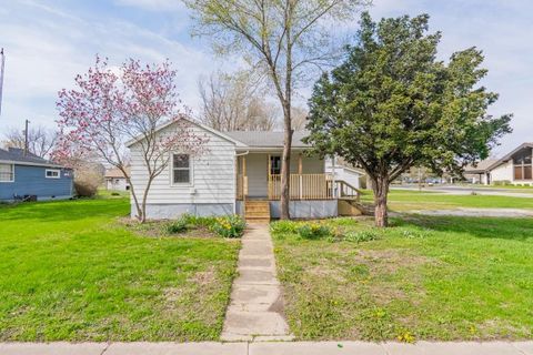 Tiny photo for 721 E Cemetery Avenue, Chenoa, IL 61726 (MLS # 12339543)